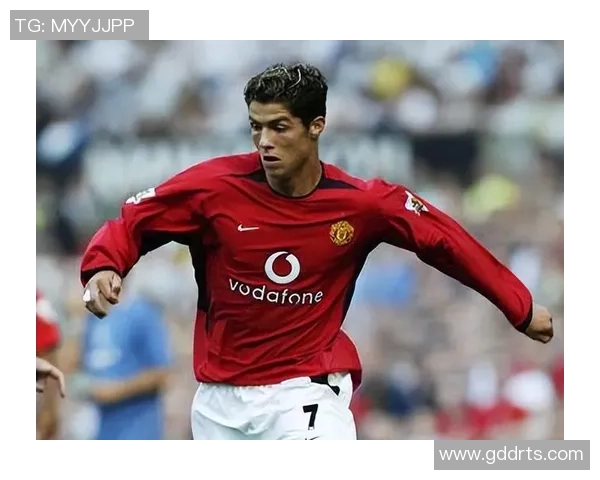 C罗独特头发造型解析：从经典到创新的足球明星风格演变